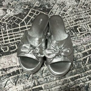 Michael kors  slides, leather, like new